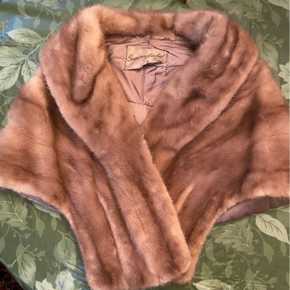 VINTAGE mink stole 1960s Luxury Immaculate, satin lined, pockets Be glamorous.